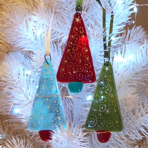 Fused glass trees Christmas decorations, green, red, aqua.