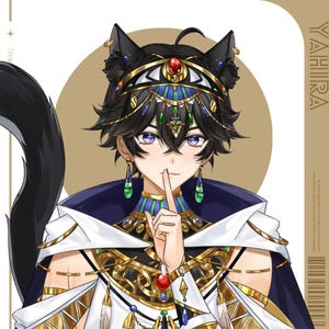 以下が含まれることがあります： 黒髪で紫色の目をした人物のデジタルイラスト。猫の耳が付いた金色と青色の頭飾りをつけている。人物は青い襟と緑色のイヤリングが付いた白と金のローブを着ている。人物は指を唇に当てて、「シー」と言っているように見える。