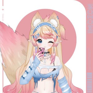 Könnte beinhalten: Eine digitale Illustration einer Comicfigur mit langen blonden Haaren, rosa Strähnen und Fuchsohren. Die Figur trägt ein blau-weiß gestreiftes Shirt mit einem zerrissenen Ausschnitt, blau-weiß gestreifte Handschuhe und eine schwarze Halskette. Die Figur hält ein schwarzes Smartphone mit einer rosa-weißen Hülle. Der Hintergrund ist ein rosa Kreis.