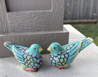 Set van 2 vogelsculptuur houten woondecoratie volkskunst kleurrijk