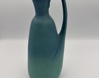 Van Briggle Ewer-kanvaas 9" kunstaardewerk MCM ombre aquablauw mat handvat