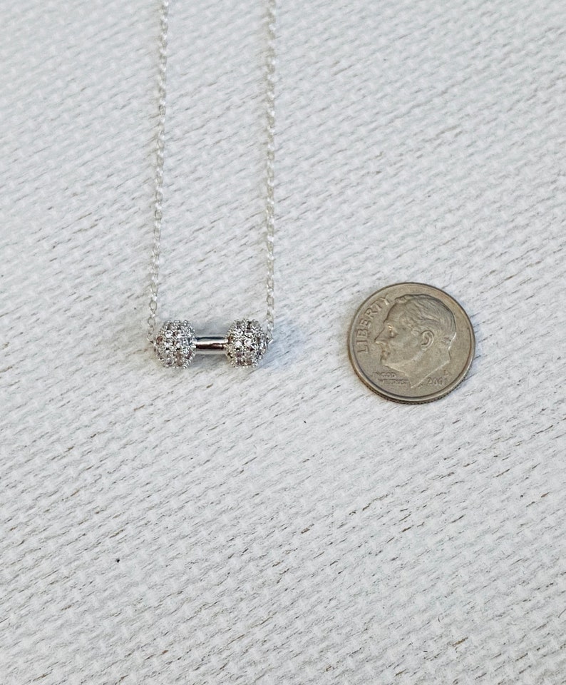 Collier haltère, bijoux d'entraînement, collier femme forte, collier de fitness, bijoux d'haltérophilie, cadeau d'entraînement pour rat de gym, cadeau de fête des mères Silver