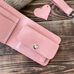 Cartera plegable hecha a mano en color rosa hecha de cuero italiano genuino / Regalo para ella
