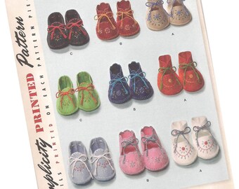 PATTERN SIMPLICITY 2867 baby booties pattern, three styles, one size fits most, new and uncut