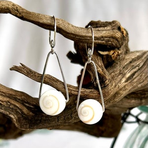 Simple shell dangles