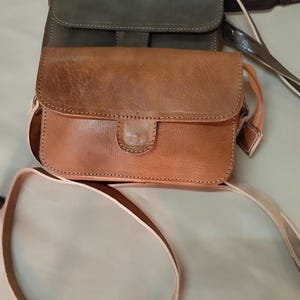 Sac à bandoulière en cuir naturel, sac à main en cuir marron, sacoche en cuir marron authentique, petit sac en cuir vintage, sac pour téléphone et cartes