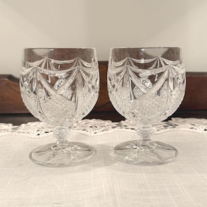 pinot wine glass Pinot Noir Wine Glasses | Crystal Red Wine Glasses by Fable Home main image 0