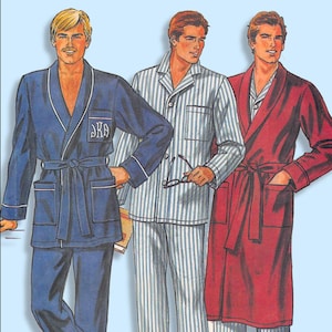 Könnte beinhalten: Illustration von drei Männern in Nachtwäsche. Einer trägt einen marineblauen Bademantel mit weißem Besatz und passender Hose. Ein anderer trägt einen gestreiften Pyjama, und der dritte einen roten Bademantel und Pyjama. Alle tragen Hausschuhe.