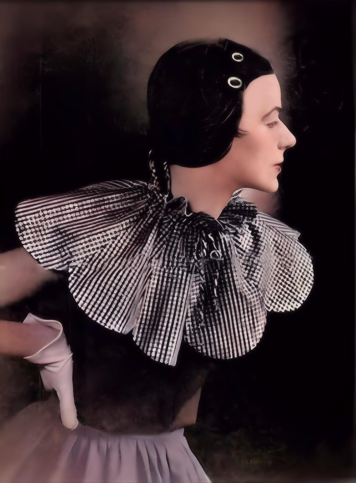Offen オッフェン　scallop pearls pattern 1950S-LOVELY PETAL Capelet-sewing Pattern-evening and Day