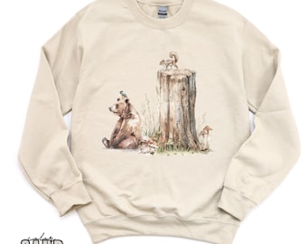 Retro Wildlife Scene Sweatshirt – Vintage Bear & Squirrel Crewneck