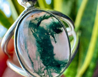 Bague en argent sterling avec agate mousse - Bijoux en pierre verte inspirés de la nature