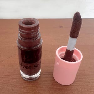 Natural Lip Gloss with Lip Plumper – Velvet Shadow – Moisturizing, High-Shine, Long-Lasting, Hydrating Gloss in Multiple Colors | Vegan