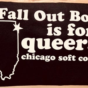 Shirt Fall Out Boy is for Pride** AANPASBAAR: ZIE BESCHRIJVING**