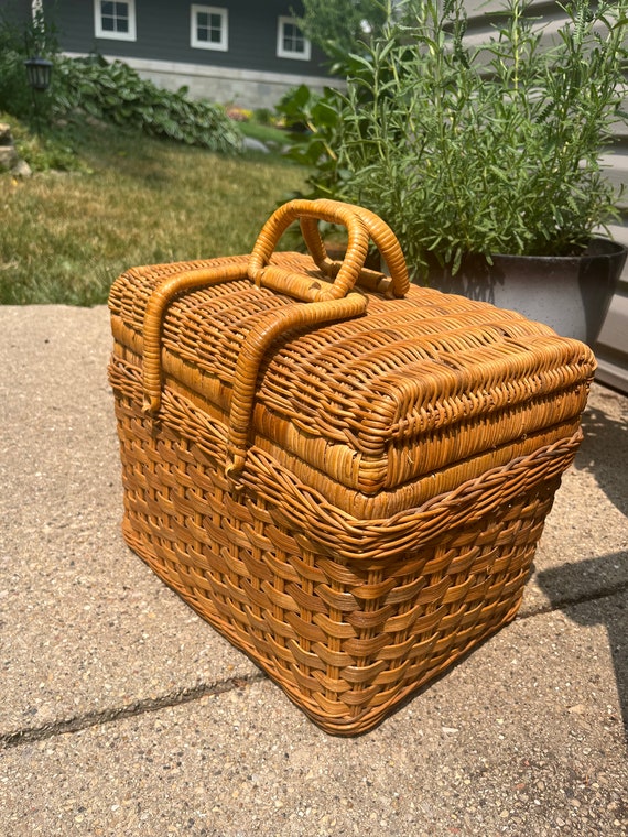 Vintage Picnic Basket Gem