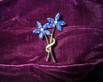 Blue flower brooch, 1960s (20)