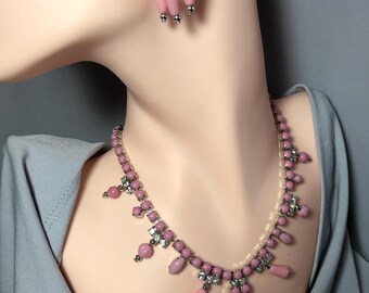 Vintage patentierte rosafarbene Steinkette und Ohrring Set, 1950er Jahre (33)