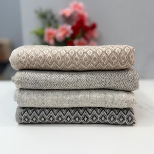 Tjock kashmirhalsduk - Handgjord i Nepal, mjuk lyxig vintersjal för män och kvinnor, Diamond Collection - Honung, Silver, Dimma, Grafit