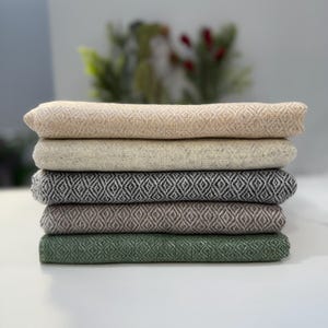 カシミア スカーフ 厚手 - ネパール製ハンドメイド、ナチュラルカラー、ダイヤモンドデザイン、幅広スカーフ、男女兼用 - ゴールデンサンド、シルバー、エボニー、ココア、翡翠