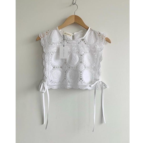 Mesa Workshop Timeless American Vintage Reworked/Repurpused Vintage Cotton Doily Tie Side Bib Top