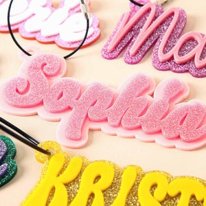 Custom name keyring two colour keychain-Backpack Keychain-Name Tag-Kids School bag keychain-Bog Bag Tag-Diaper Bag Tag-Party bag fillers