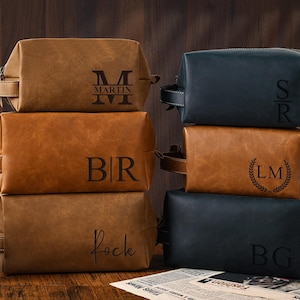 Trousse de toilette en cuir personnalisée, trousse de voyage en cuir gravée, cadeaux de garçons d'honneur, cadeau d'anniversaire, trousse Dopp en cuir pour homme, cadeau pour papa lui