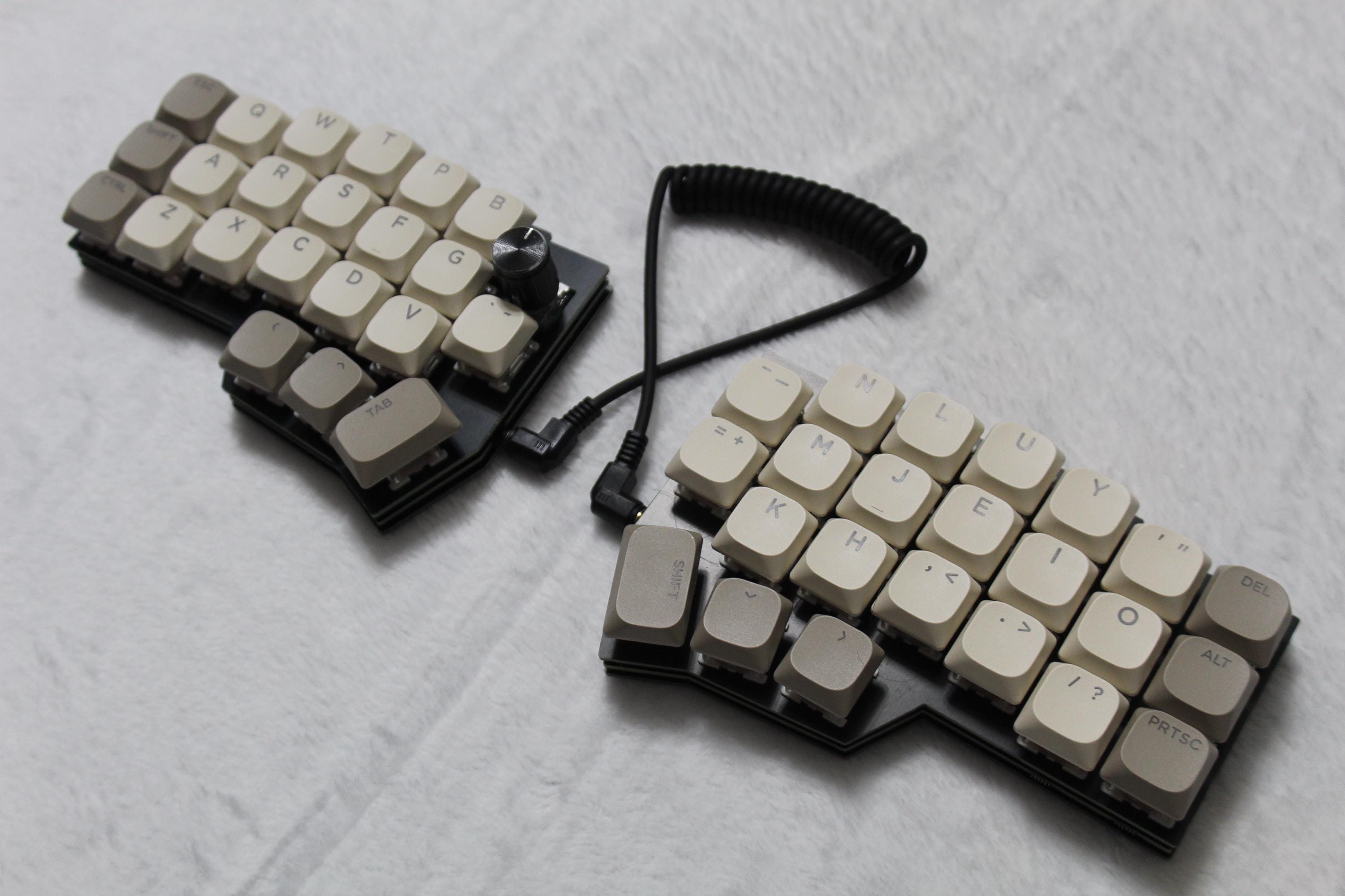 corne v4 用 FR4 トッププレート 黒 左右2枚セット (Corne V4 corne v4 用 FR4 トッププレート 黒 左右2枚セット (Corne V4
