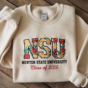 Sudadera universitaria bordada personalizada, sudadera con capucha con letras florales bordadas, cuello redondo para universidad, escuela secundaria, regalo de graduación para un amigo