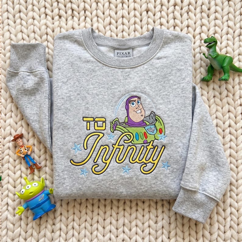 Sudadera de Buzz Lightyear de Toy Story 5, sudadera con cuello redondo bordada "Hasta el infinito", sudadera personalizada de Disney Pixar, camiseta de Disney Toy Story imagen 6