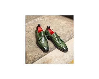 Mocassins à pampilles en cuir verts faits main : mocassins élégants et décontractés pour hommes
