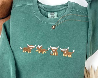 T-shirt brodé de couleurs confort vache Highland, T-shirt ultra doux brodé vache mignonne, cadeau de broderie animal