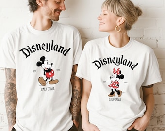 Camisa retro de pareja de Mickey y Minnie de Disneyland, camisa vintage de pareja de Disneyland, camisa clásica de pose de Minnie Mouse de Disney, colores cómodos