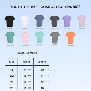 K&ouml;nnte beinhalten: Eine Comfort Colors 9018 Jugend-T-Shirt-Farbkarte mit elf einfarbigen T-Shirts in Schwarz, Wei&szlig;, Bluejean, Pepper, Violett, Orchidee, Seafoam, Blossom, Chalky, Grau und Melon sowie eine Gr&ouml;&szlig;entabelle mit Ma&szlig;en in Zoll f&uuml;r YS, YM, YL und YXL.