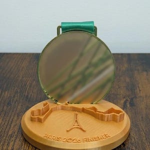 Support Médaille Marathon de Paris | Porte-Médaille Paris | Cadeau Finisher Running | Présentoir Médaille Personnalisé