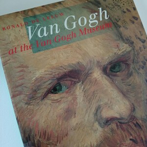 Van Gough MUSEUM issue good condition  coffee table soft cover museum directoy 168pg