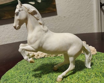 Custom portrait on Vintage Breyer I paint YOUR horse on these white models great gift great remembrance of your LOVED horse