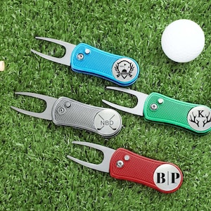 Marcador de bola de golfe gravado, ferramenta de divot de golfe personalizada, presente de golfe personalizado para homens, acessórios de golfe para golfistas, ferramenta de reparo de golfe para o dia dos pais