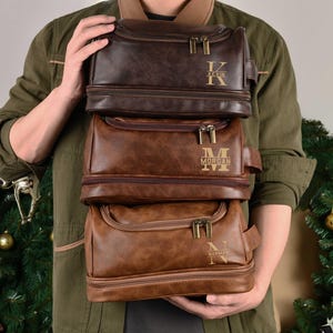 Personalisierte Herren Leder Kulturtasche, Laser Gravierte Leder Reise Kit, Groomsmen Geschenke, Geschenk für Ihn, Weihnachtsgeschenk für Ihn.