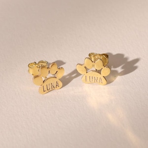 Gepersonaliseerde sterlingzilveren oorknopjes met pootafdruk: sieraden voor huisdierherdenking