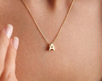 Collar elegante con inicial, collar con letra inicial pequeña, collar delicado en capas, joyería minimalista, regalo para el Día de la Madre, collar de oro macizo.