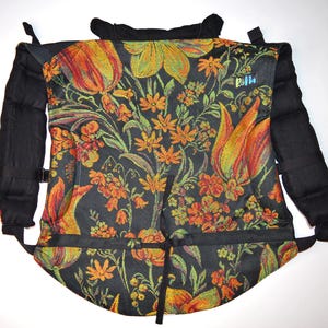 Onbuhimo, portabebés ajustable convertible Yaro Floral Trio Negro Rojo Verde Amarillo, para bebés y niños pequeños, mochila