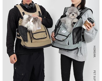 Mochila portamascotas de pecho: cómoda y segura, con vista frontal para gatos y perros pequeños.
