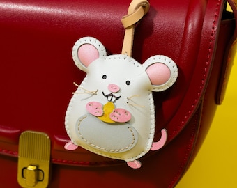Lindo llavero de cuero con forma de ratón para bolso, accesorio para colgar en el coche, un pequeño regalo único para él, ella, sus hijos, papá y madre.