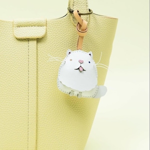 White Cat Leather Bag Charm Keychain, Purse Charm, Car Hanging Accessories, Unique Small Gift For Him Her Kids Dad Mother