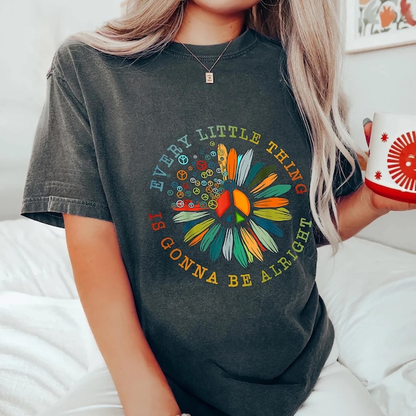 Peace Sign T-Shirt: Retro 70s Hippie Daisy Tee