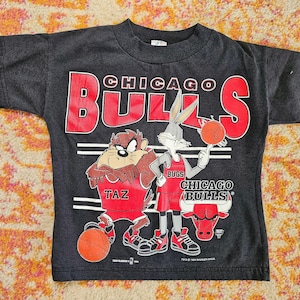 NBA コラボTシャツ シカゴ・ブルズ&タズマニアンデビル Taz Chicago Bulls - Etsy