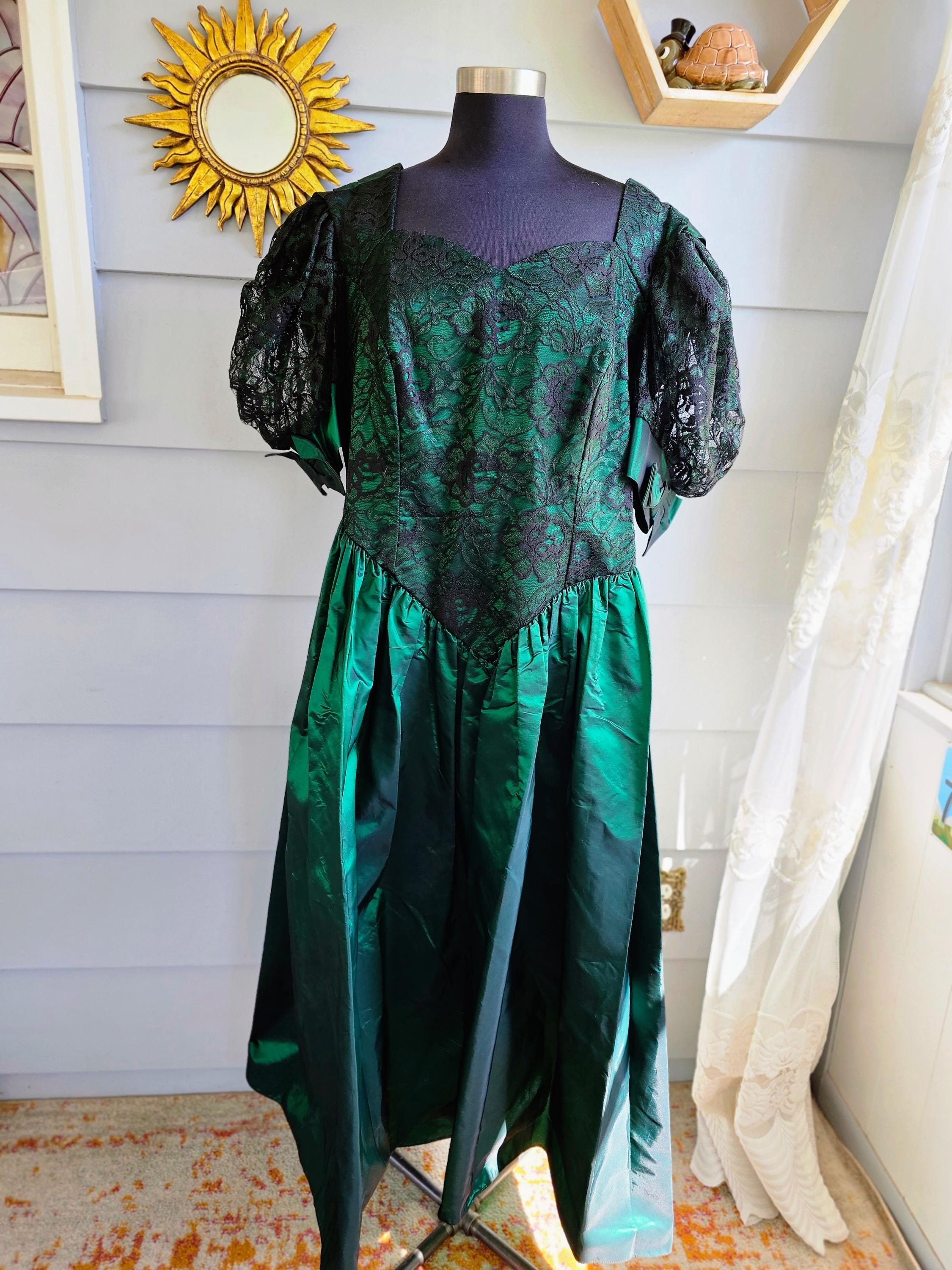 Short Emerald Green Formal Dress