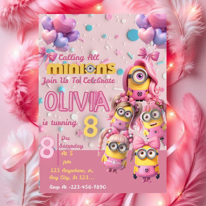 Op de afbeelding: Een roze verjaardagsuitnodiging met Minions-personages en de tekst "Calling All Minions, Join Us To Celebrate OLIVIA is turning 8." De uitnodiging bevat de datum, tijd en RSVP-informatie. Roze ballonnen en veren versieren de achtergrond.