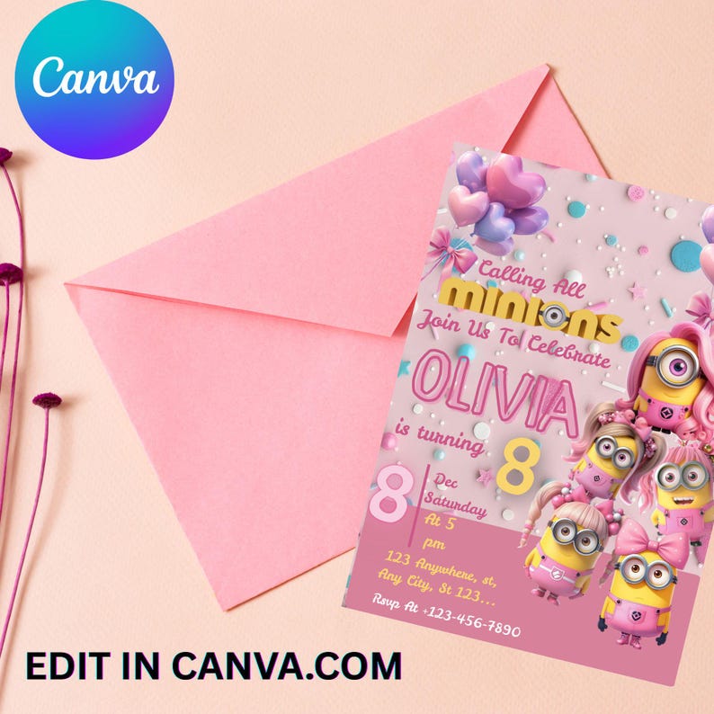Op de afbeelding: Roze verjaardagsuitnodiging met Minions-personages, de naam "Olivia" en het nummer 8. De uitnodiging bevat de tekst "Calling All Minions" en evenementdetails. Een roze envelop staat op de achtergrond.