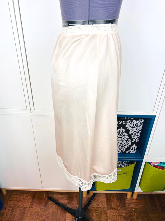 1970's Beige Lace Trim Half Slip sz M Gem
