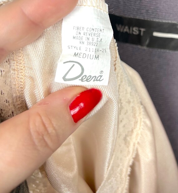 1970's Beige Lace Trim Half Slip sz M Gem